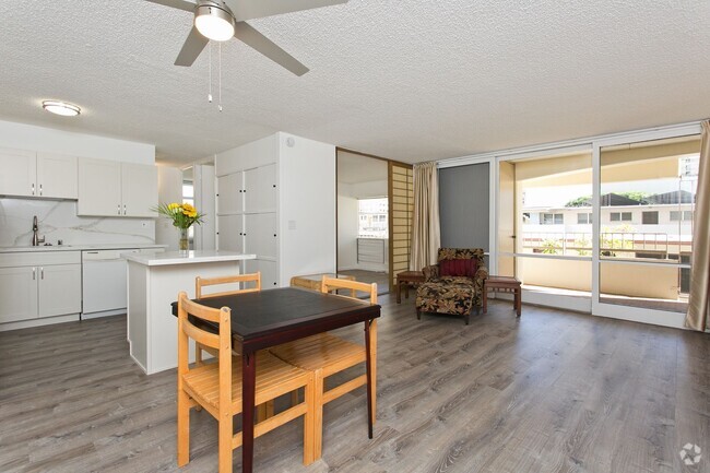 Building Photo - Waikiki 2 BD 1 PRK w/ Washer/Dryer in Unit 201 Rental