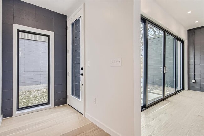 1214 Pasadena Dr