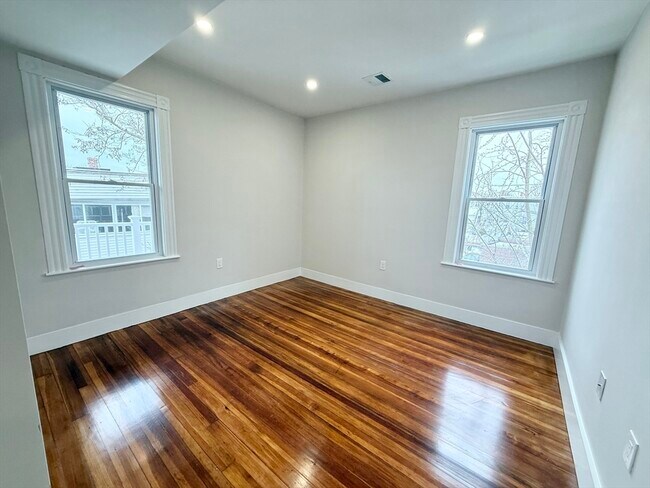 Photo - 36 Raven St Unit 3