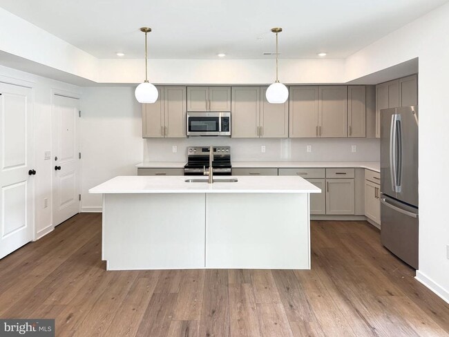 365 W Butler Ave Unit 1C