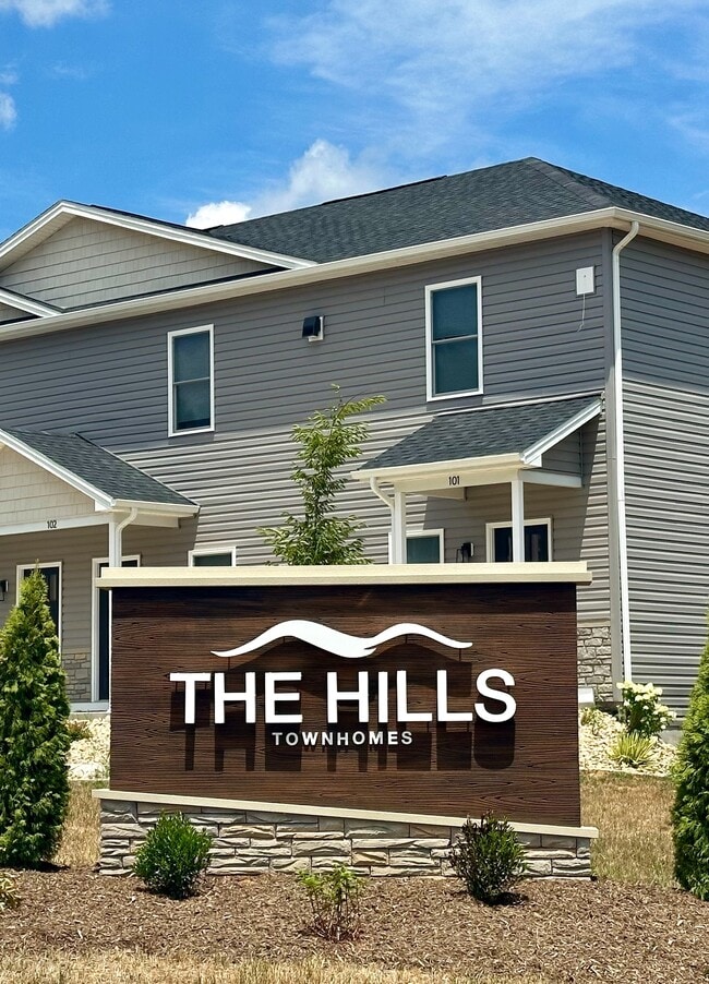Building Photo - The Hills Townhomes 401-410