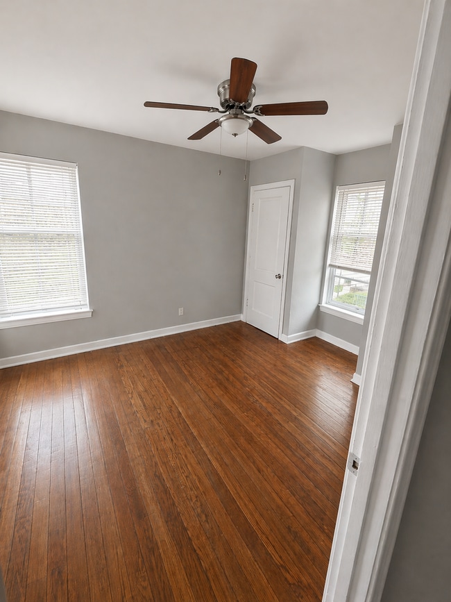 Photo - BRIGHT AND SPACIOUS 3-BEDROOM NEAR ST. MARY'S UNIVERSITY AND WOODLAWN LAKE Unidad 2345 - 03