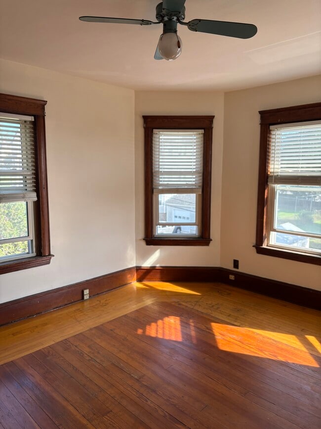 Photo - 338 Center St Unit 3rd Front