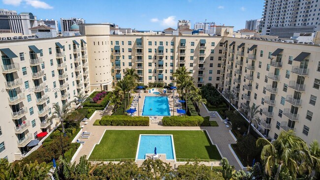 Building Photo - 610 Clematis St Unit 336