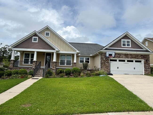 Building Photo - Charming 3-Bedroom Home in Southwood – Spa...