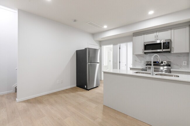 Photo - 3616-3213 213 St NW