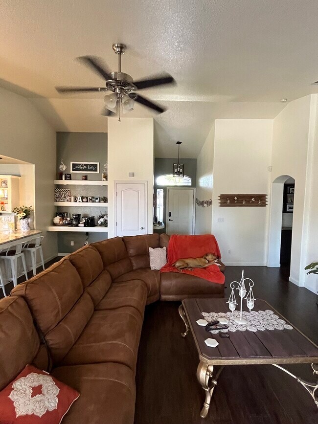 Photo - 2087 Saratoga Pl