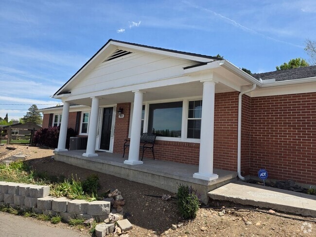 Building Photo - Executive Home with an Executive View