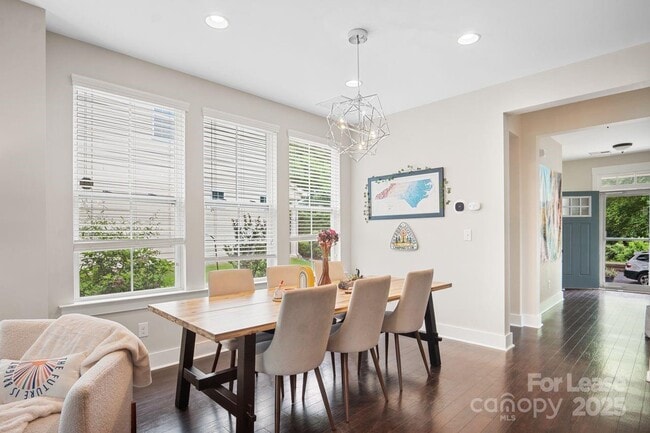 Photo - 1706 Woodward Ave