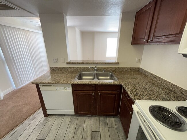 Photo - Comfortable and well-equipped 2-bedroom, 2-bathroom condo