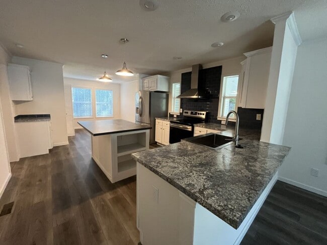 Photo - 10 Coachlight Ct