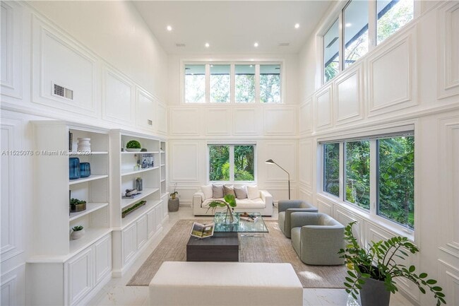 Building Photo - Amazing 2 Story House in Coral Gables