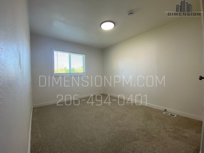 Photo - 4 Bed 2.5 Bath Remodelled Manufactured Home in Kent! Available NOW! Easy self showings!