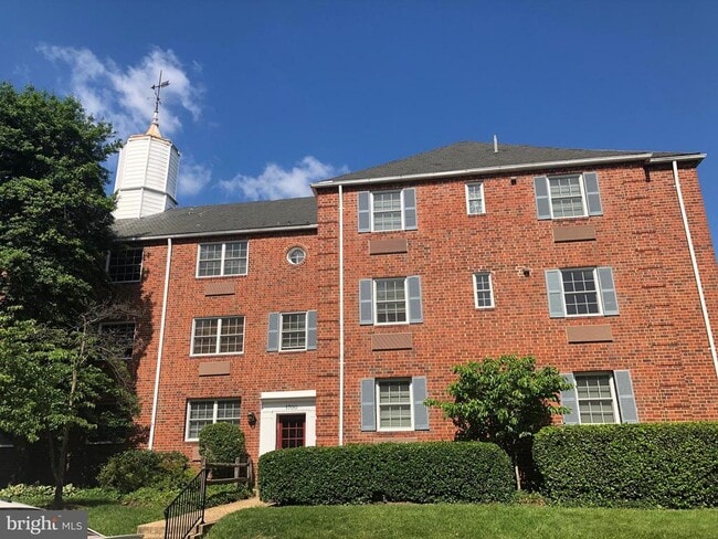 Building Photo - 1700 W Abingdon Dr Unit 201 Rental