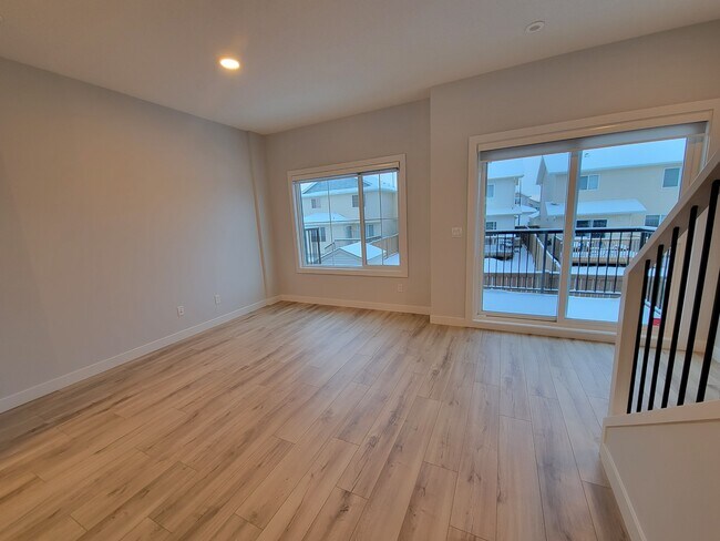 Photo - 3640-139 139 Ave NW Unit 7