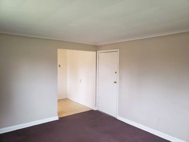 Photo - 7598 Boleyn Dr Unit 4