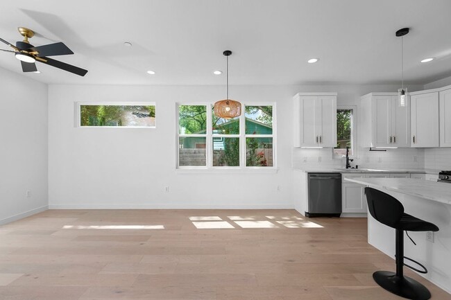 Photo - 5305 Ledesma Rd
