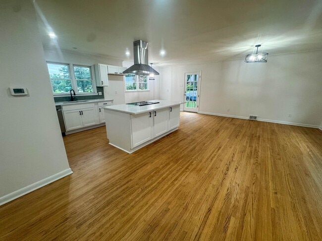 Photo - 5504 Normandy Rd