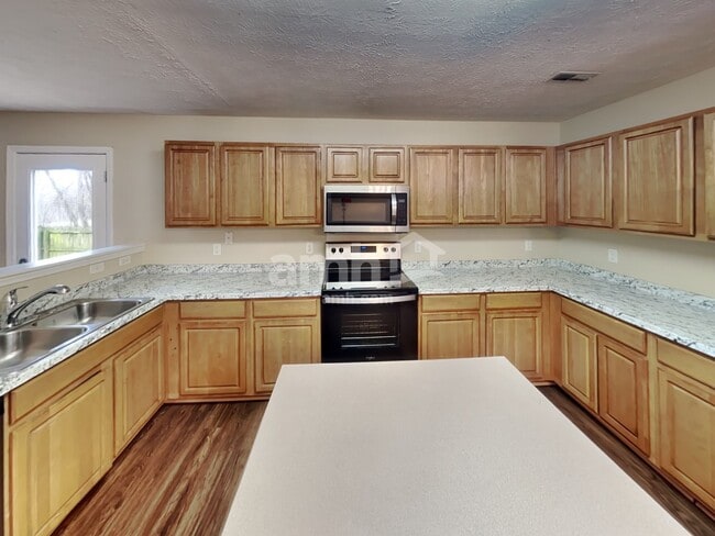 Photo - 119 Crestwood Ln