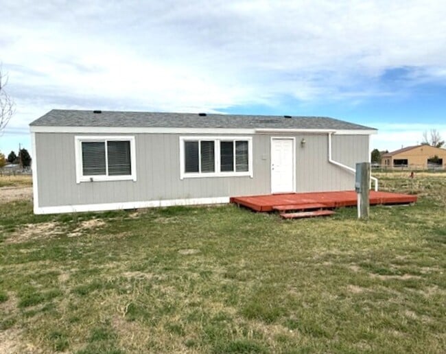 Building Photo - Cute double wide in Pleasant Valley