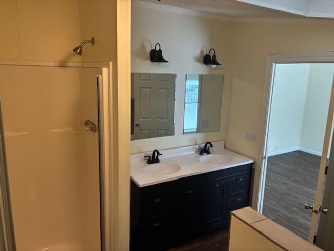 Photo - 3 Bedroom, 2 Bathroom Manufactured Home