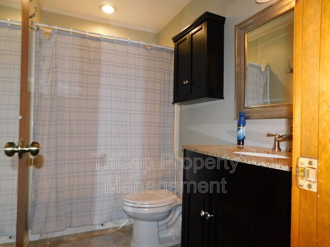 Photo - 122 Carmichael Ct