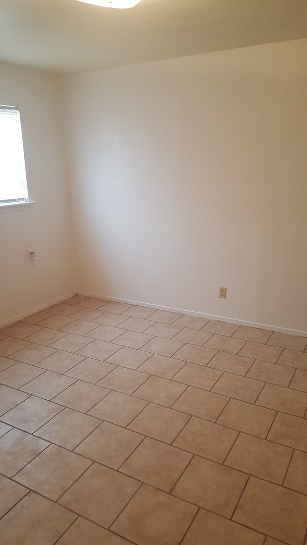 Photo - Very Nice 2 Bedoom Apartment at Mirabella ... Unit I