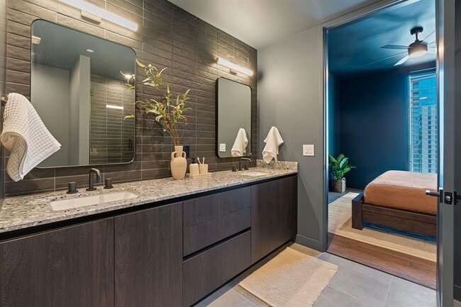 Photo - 84 East Ave Unit 1906