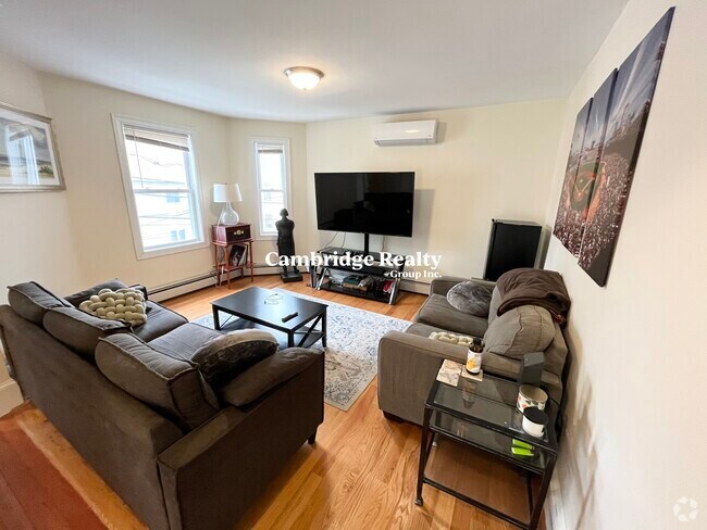 Building Photo - 6 Nashua St Unit 2 Rental