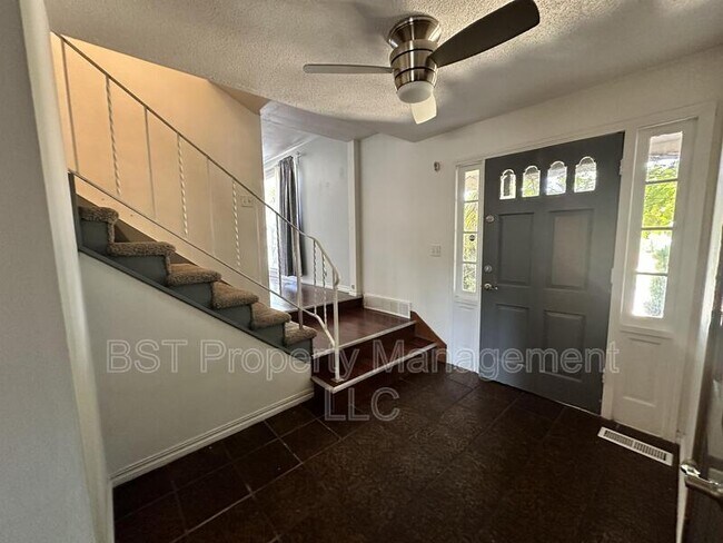 Photo - 1458 Greenwood Dr NE