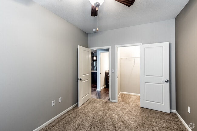 2BR, 2BA - 1009SF