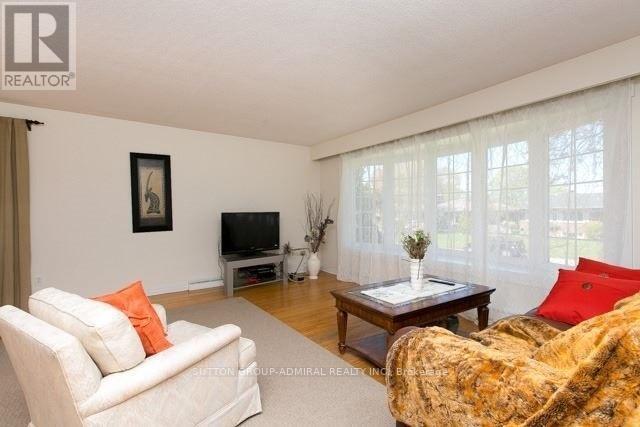 Photo - 141 Elvaston Dr