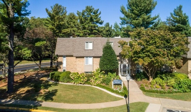 Photo - Fairway Apartments