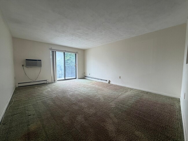 Building Photo - 200 Governors Dr Unit 13