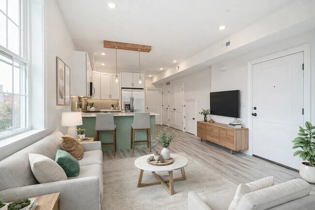 Building Photo - 1220 S 20th St Unit 3