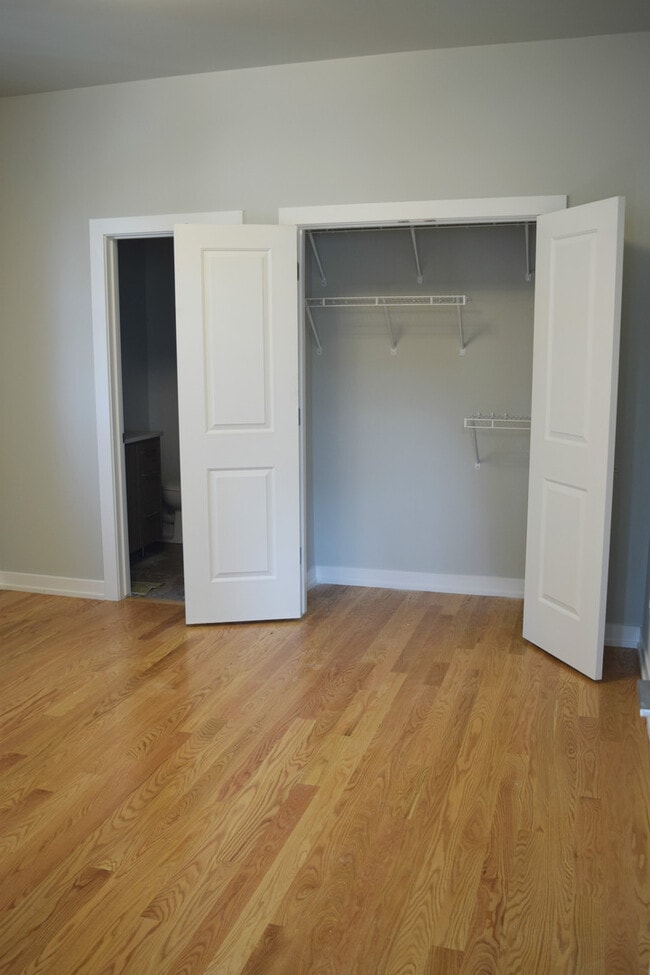 Photo - 6144 S University Ave Unidad 3