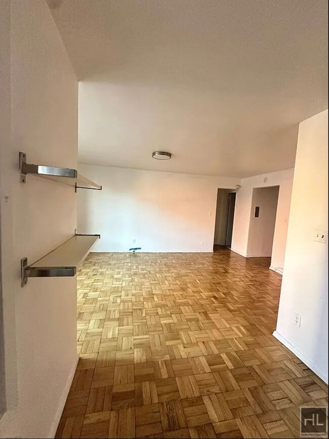 Photo - Alcove Studio In Astoria Co-Op Doorman Bui... Unidad 1A