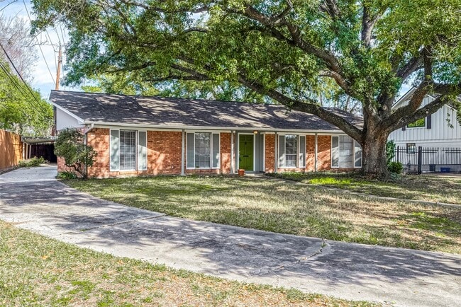 Building Photo - 7810 Locke Ln