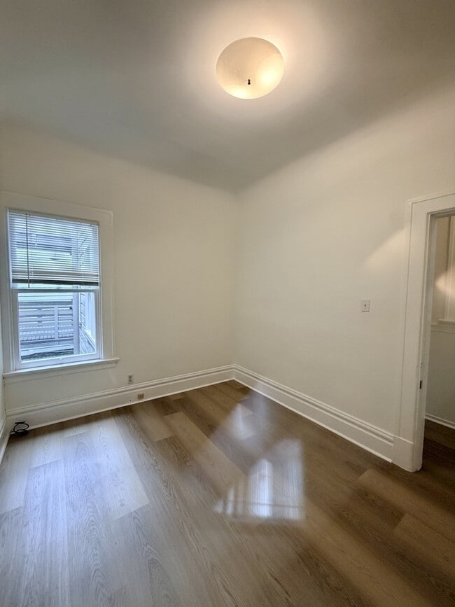 Photo - 1569 Powell St