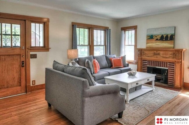 Photo - 810 S 58th St