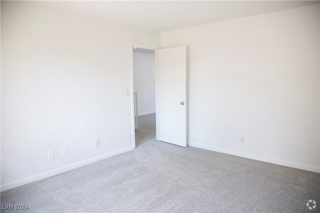 Building Photo - 3937 S Torrey Pines Dr Unit 3937 Rental