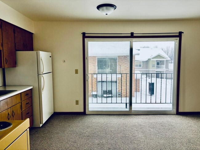 Building Photo - 334 Beeline Rd