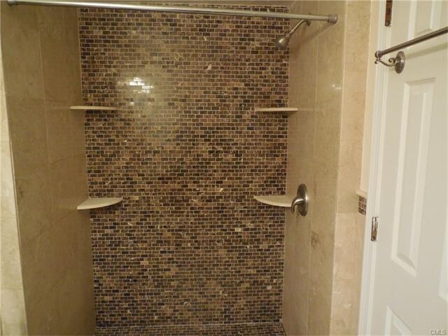 Photo - 211 Hunyadi Ave