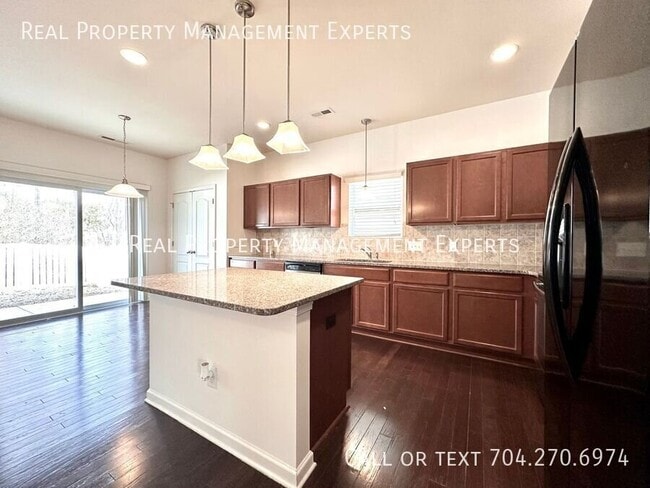 Photo - 3014 S Devon St