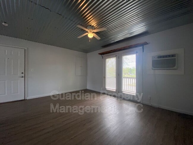 Photo - 519.5 W 7th St