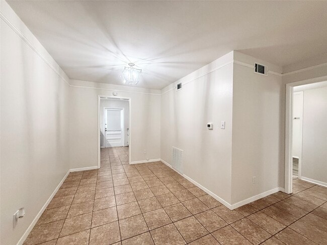 Photo - 500 Willow Dr Unit B7