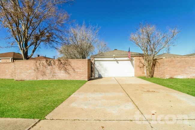 Building Photo - 16006 Camino Del Sol Dr