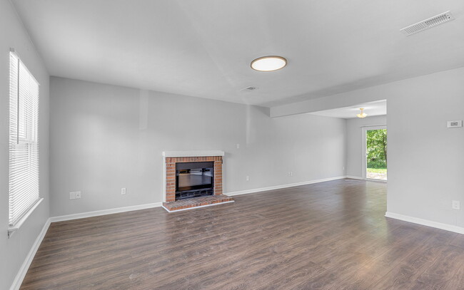 Photo - 1308 Mikie Ct