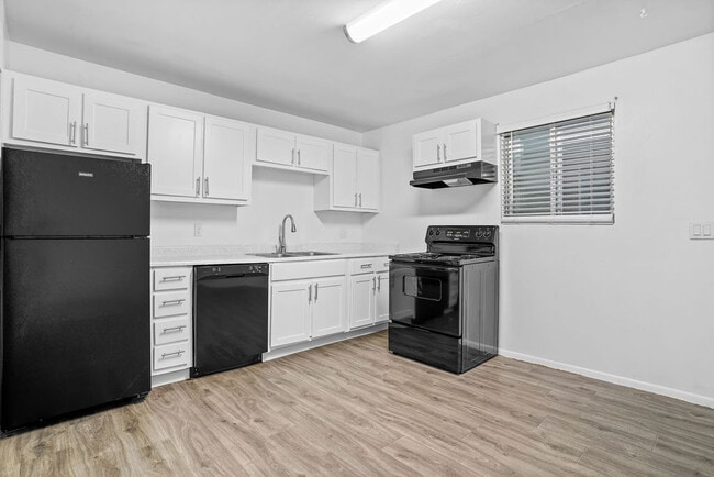 Fully Equipped Kitchn - Wasatch View Apartments