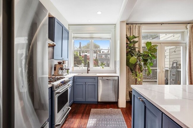 Building Photo - 1133 4th St NE Rental